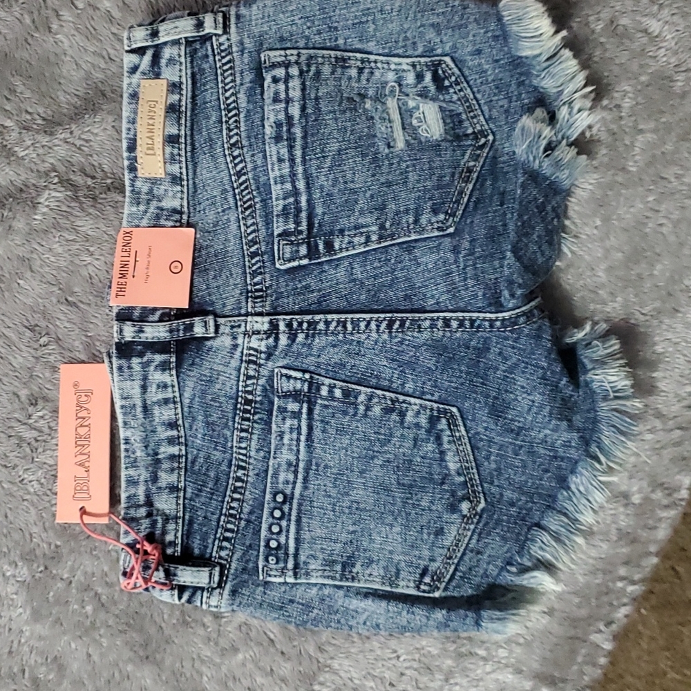 Shorts - Picture 2 of 3